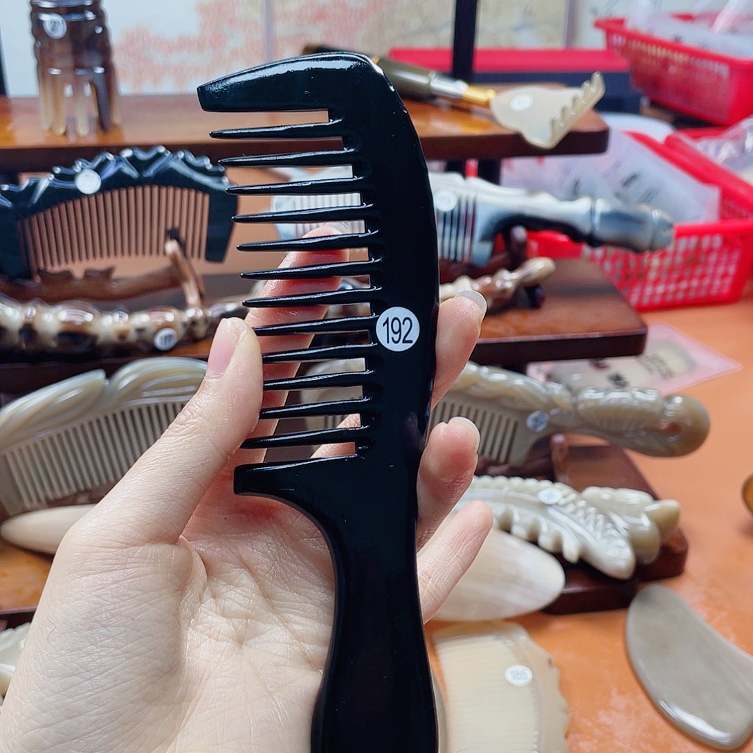 纯手工制作牛角梳192