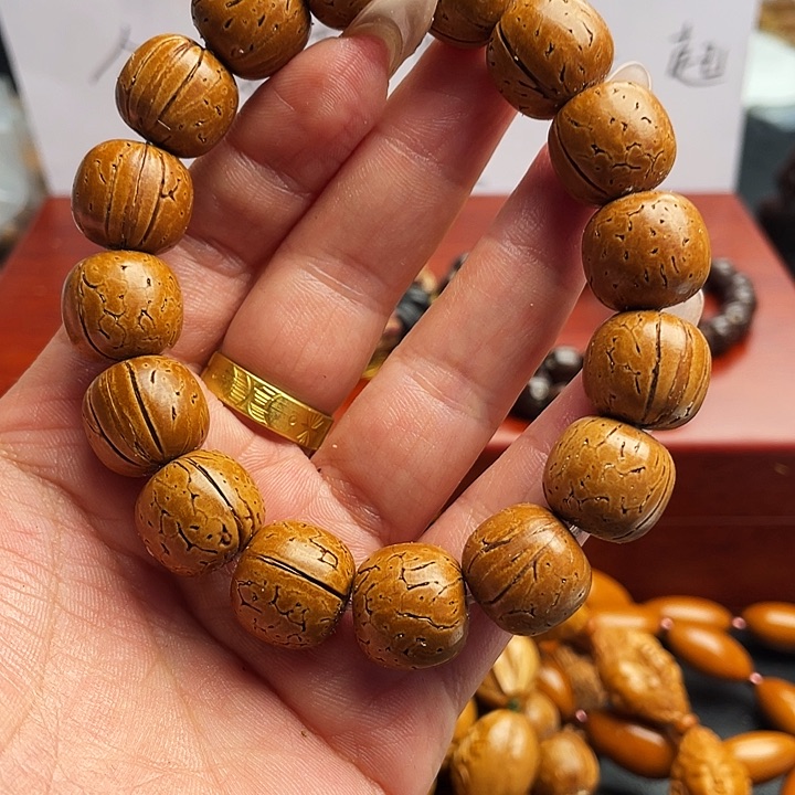 橄榄核手串舟*亢橄榄核