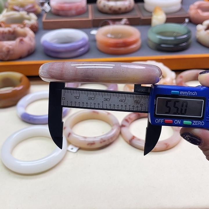 未镶嵌手镯石英质玉