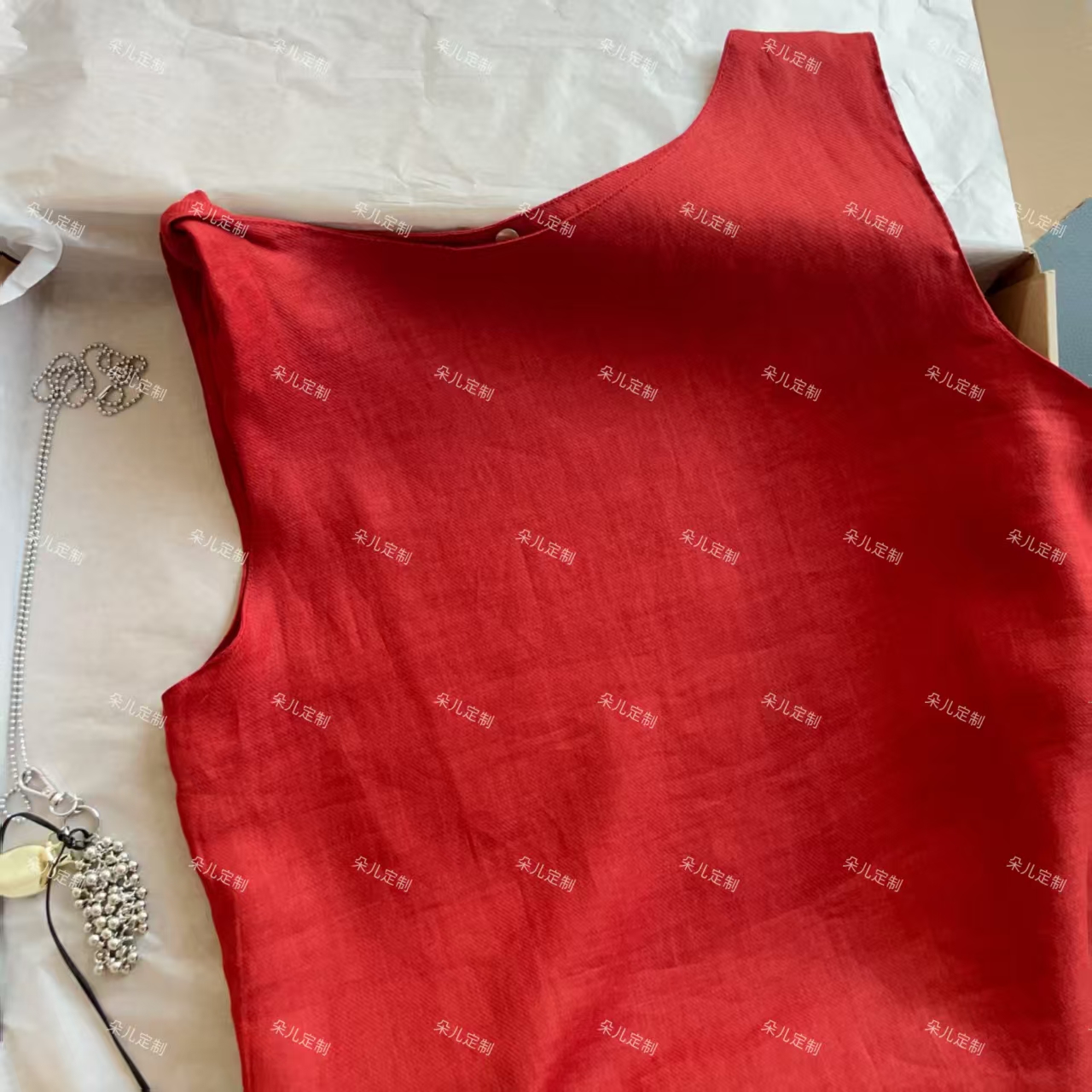 朵儿定制 【红玫瑰】夏季简约100苎麻扭肩苎麻背心 IW17