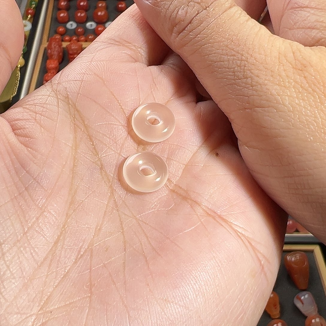 玛瑙/玉髓珠宝奇石未镶嵌小****了川料荔枝冻卡环