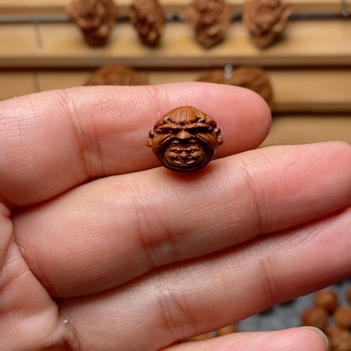 桃核雕刻恶僧三通