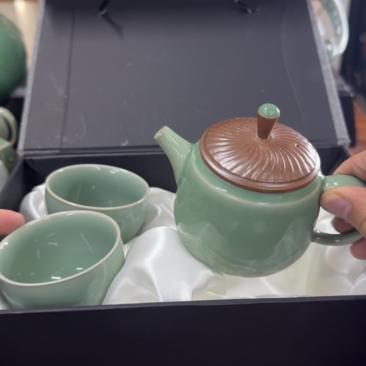 龙泉青瓷茶具微瑕4869