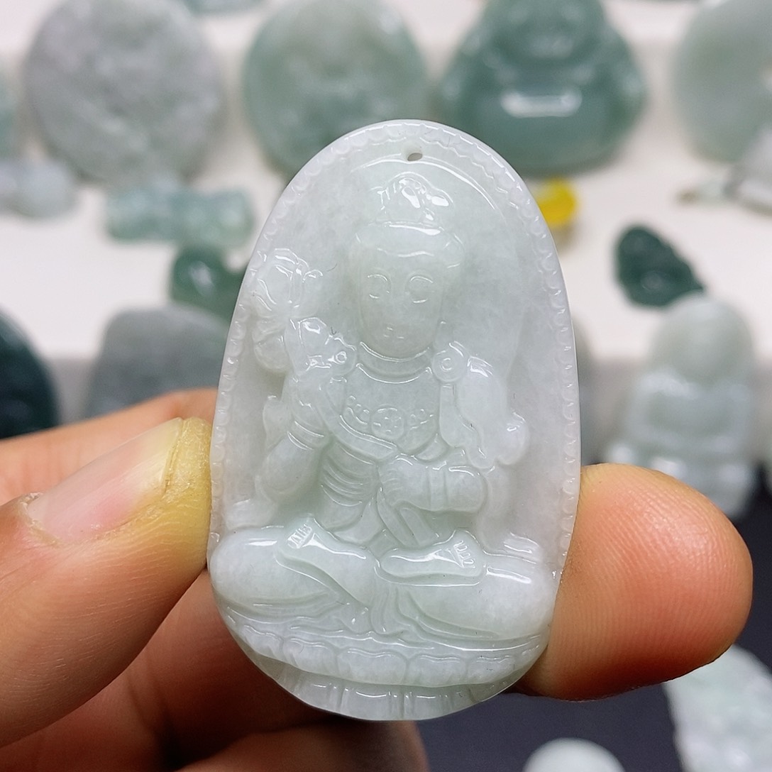 翡翠颈饰未镶嵌吊坠