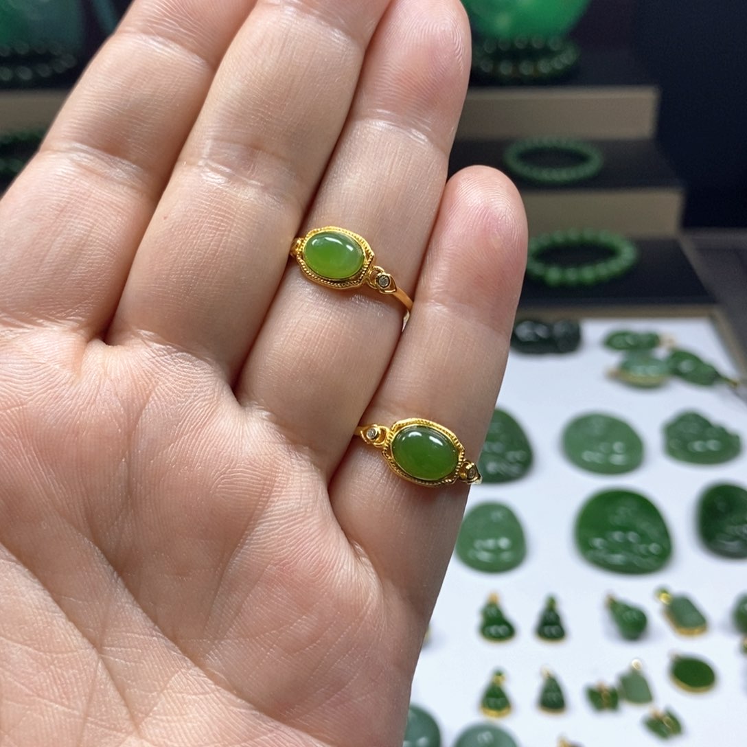 银S925镶嵌戒指和田玉（碧玉）