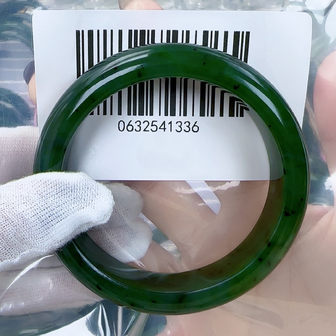 和田玉（碧玉）手镯未镶嵌6061