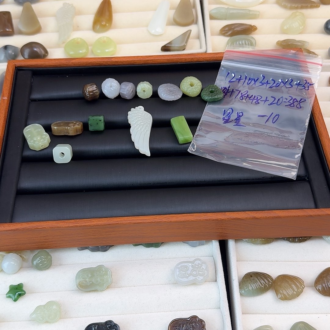 星***里和田玉未镶嵌珠宝半成品