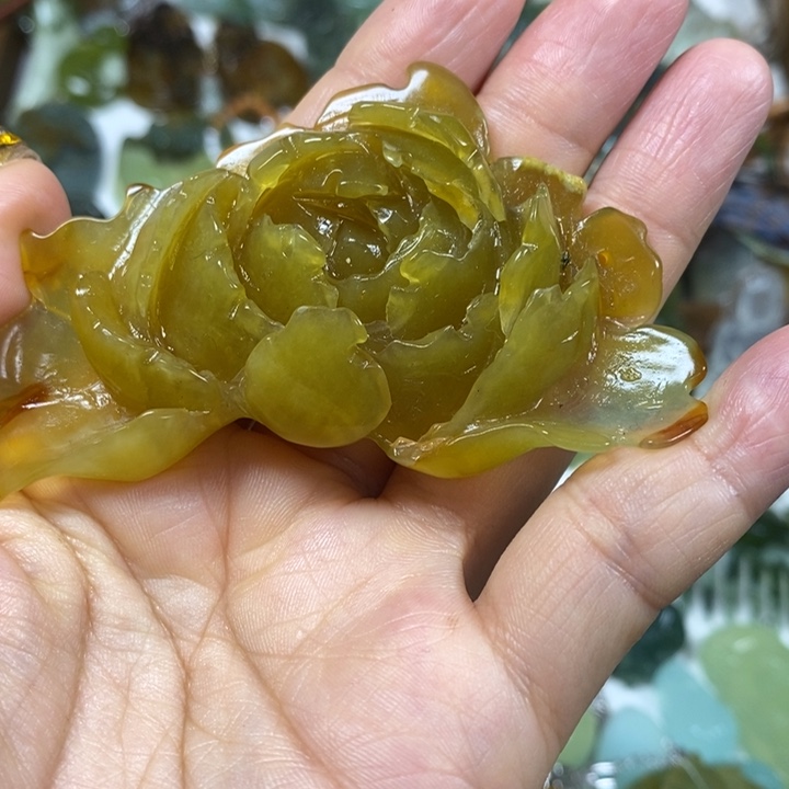 未镶嵌蛇纹石玉吊坠