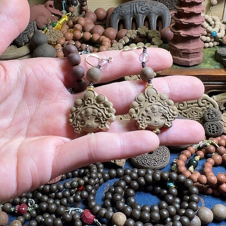 龙涎香方脸谱搭配一对