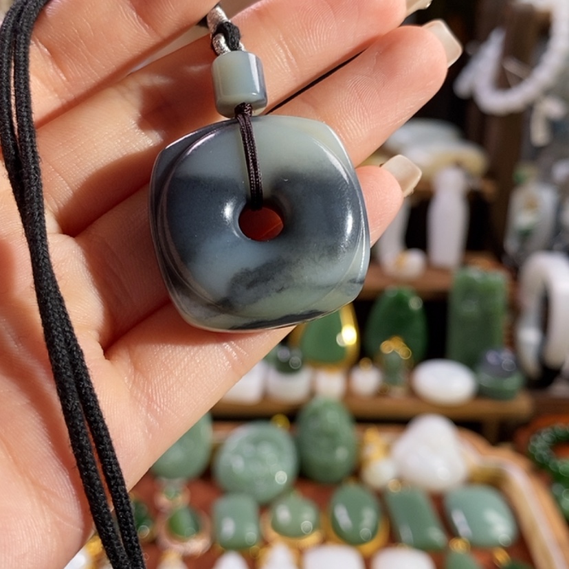 【闪购商品】吊坠(赠链)未镶嵌和田玉