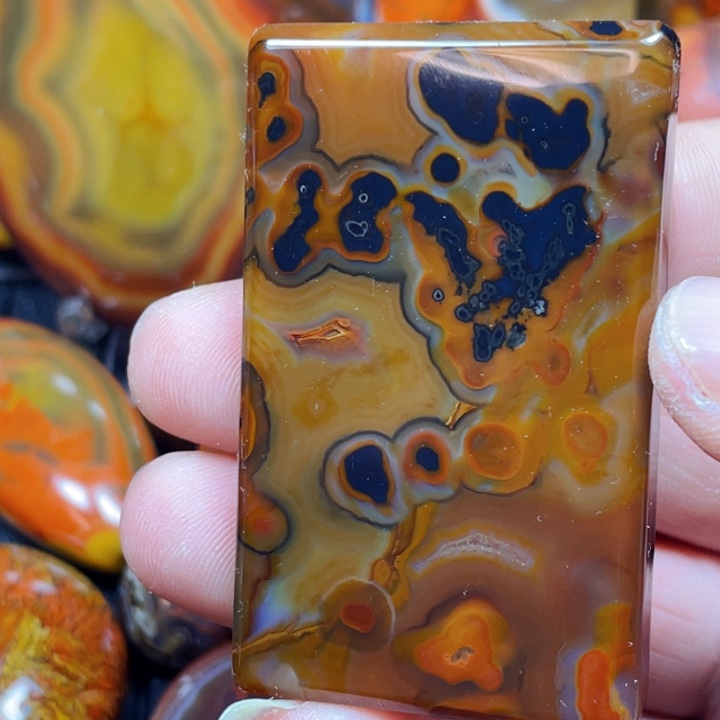 正***存玛瑙/玉髓未镶嵌颈饰