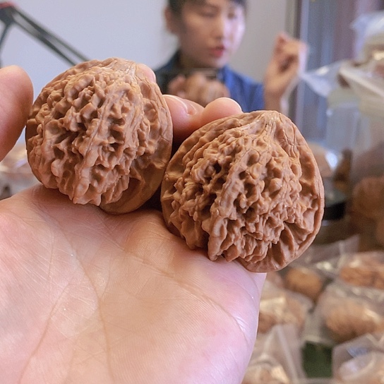 【闪购商品】把件文玩核桃44珊瑚纹满天星红皮