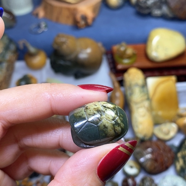 岫岩河磨玉（透闪石质玉）富甲未镶嵌