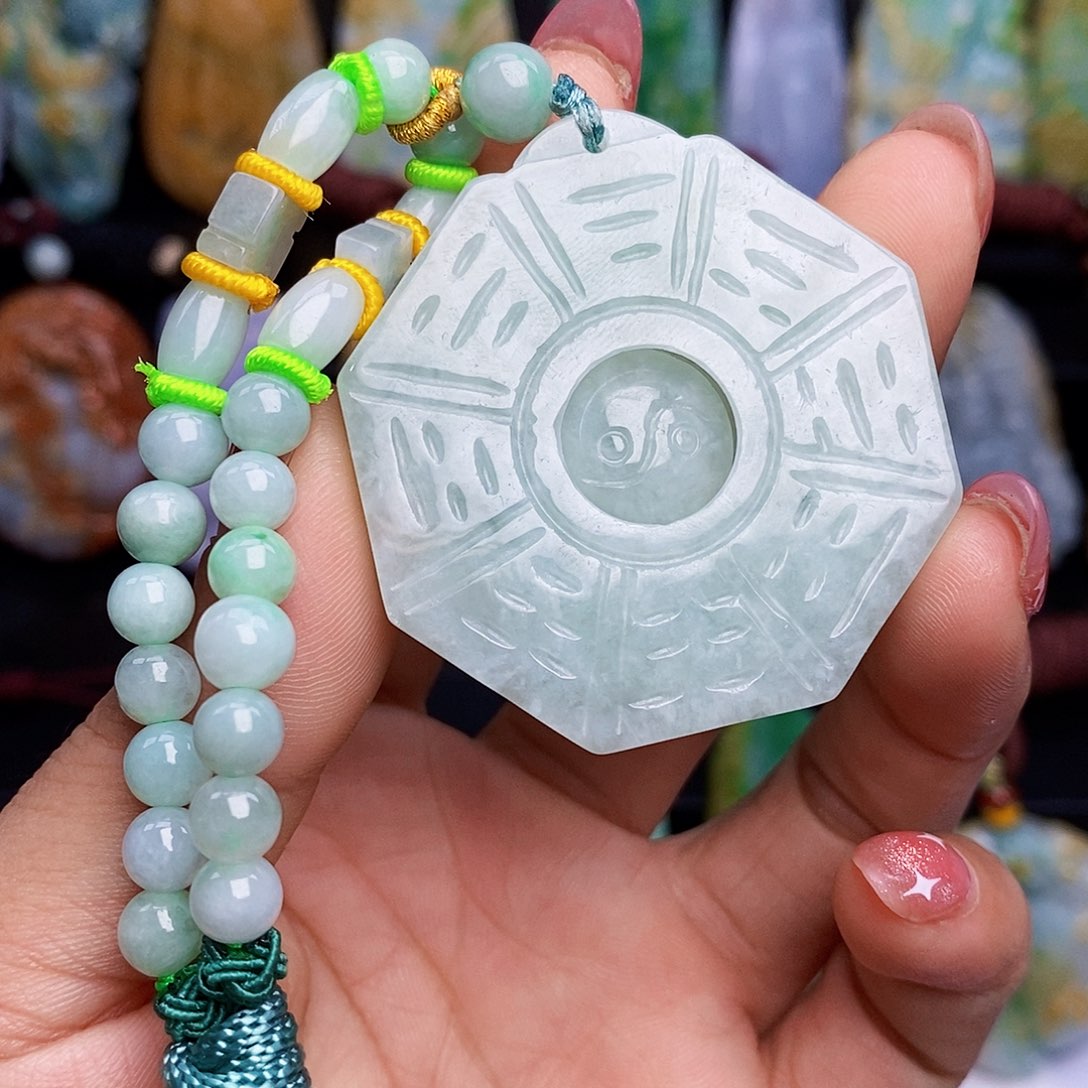 颈饰未镶嵌翡翠翡翠A货一物一证福利价