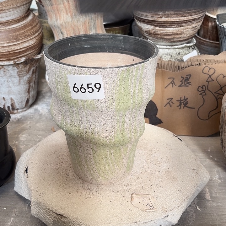 摆件高18，口13，有孔，6659