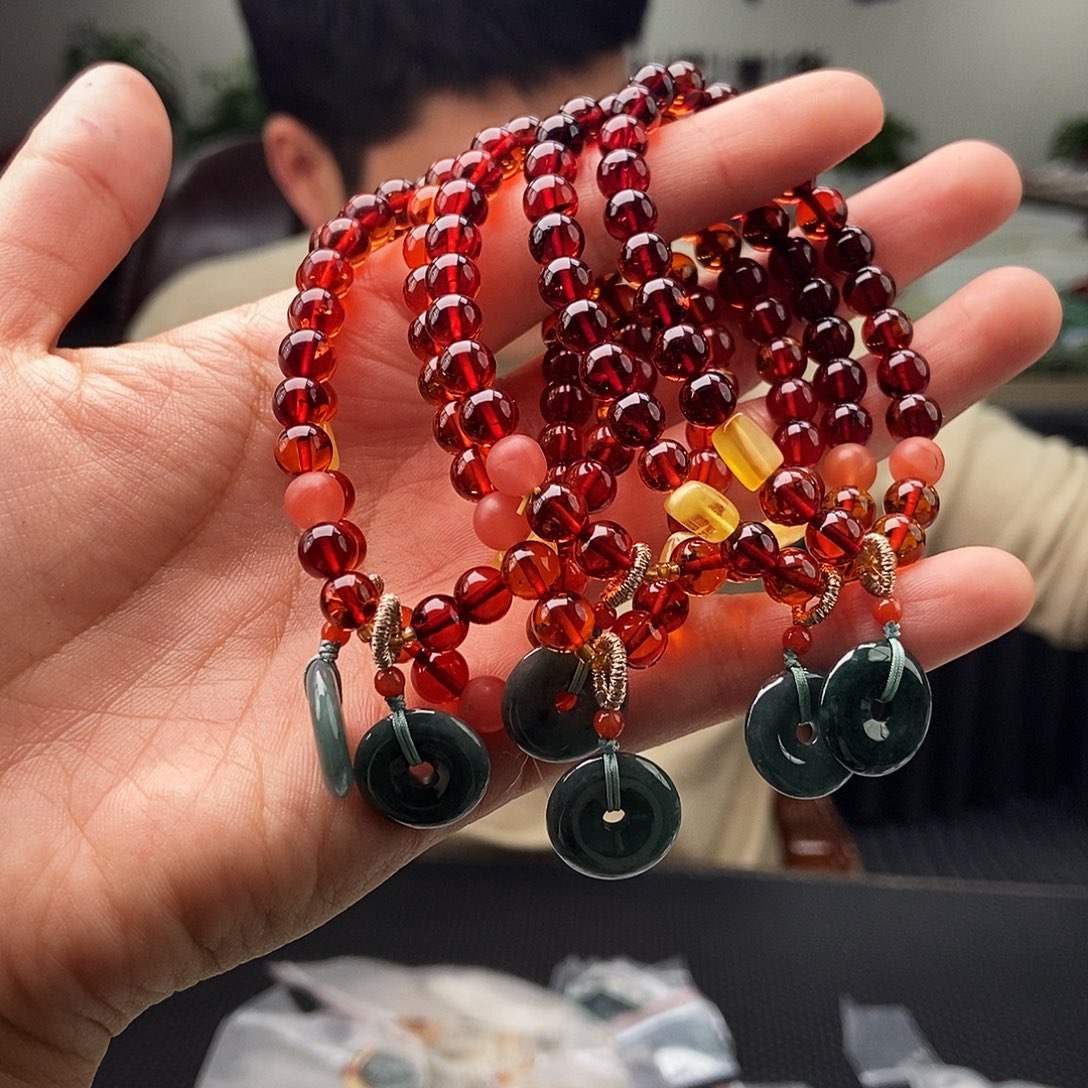 琥珀未镶嵌颈饰手串 颜色多样性发拍一发一