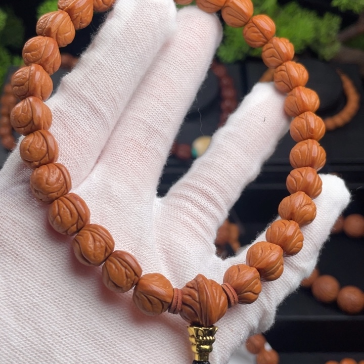 安***山桃核吊坠精品手持