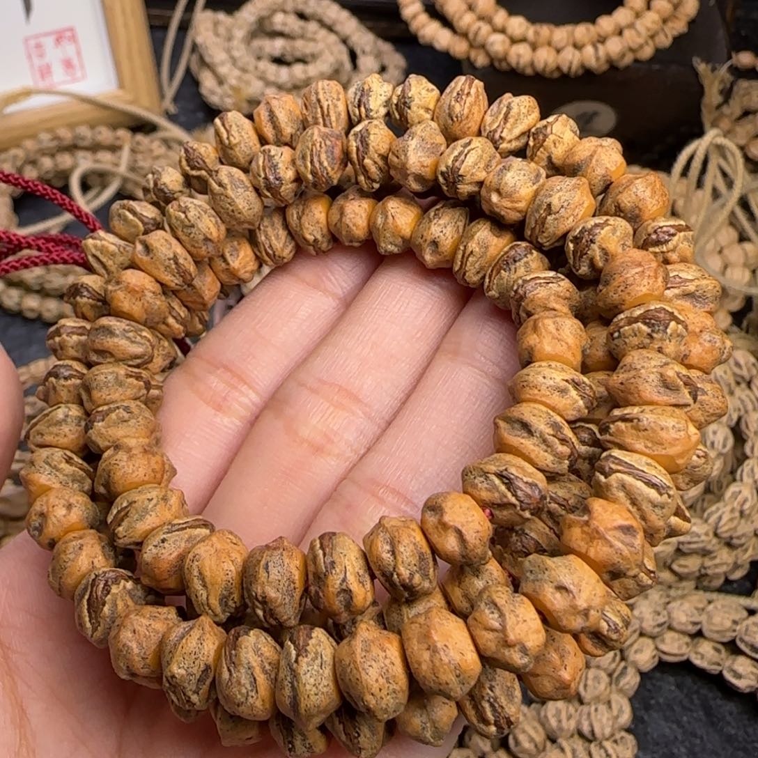 柏香籽/百香籽吊坠我***钱