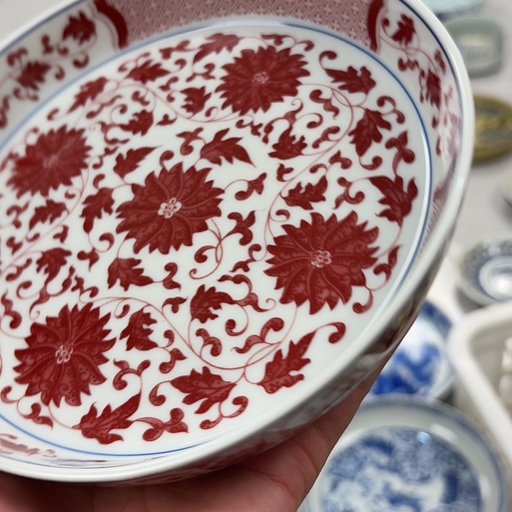 瓷片全红缠枝莲大胡乘景德镇