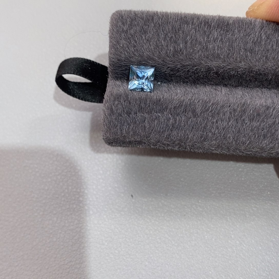 海蓝宝石裸石未镶嵌1.15克拉