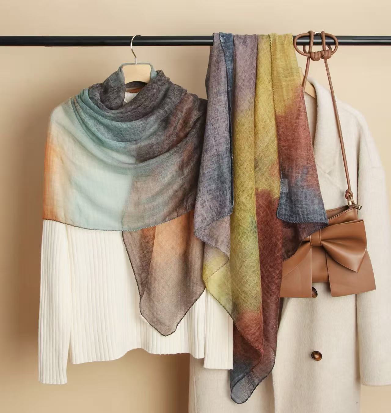 手绘山羊绒围巾100cm*100cm气质外搭保暖披肩时尚渐变色