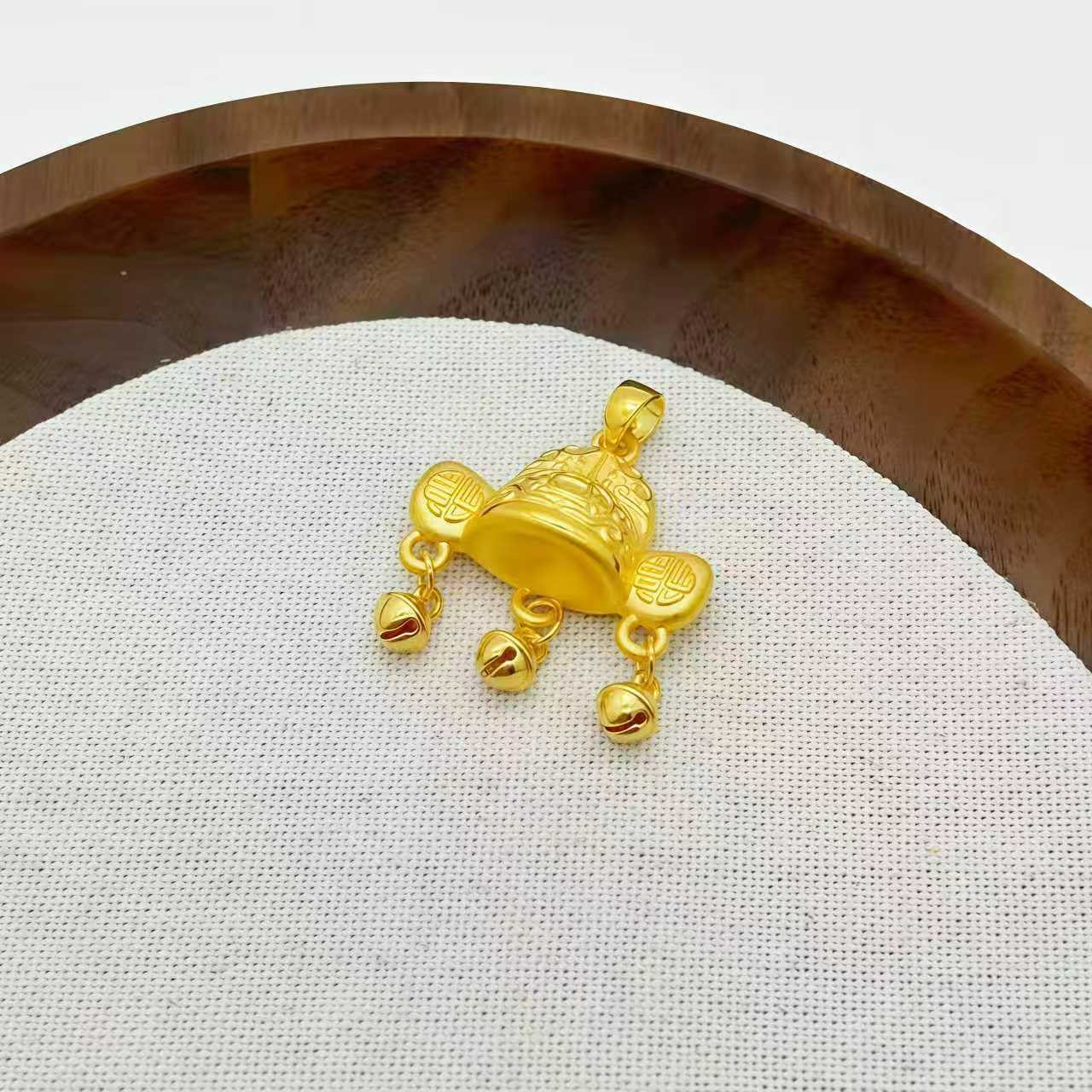 足金999 铃铛状元帽吊坠 3.15