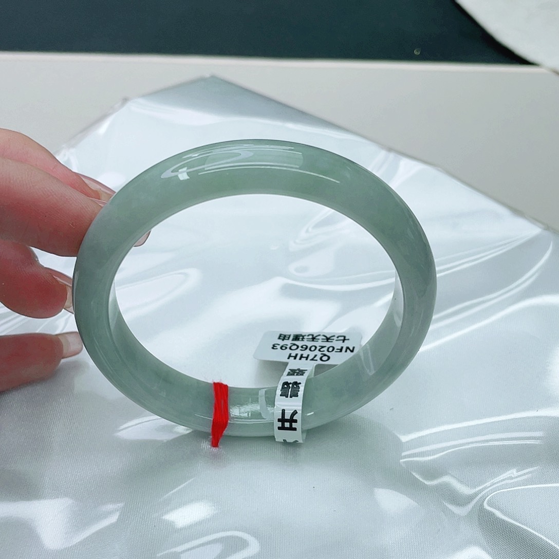 翡翠手镯未镶嵌正57.6