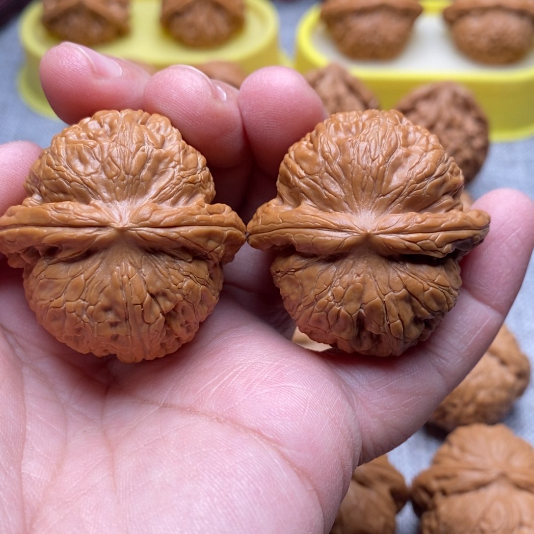 文玩核桃把件41红皮元宝精品