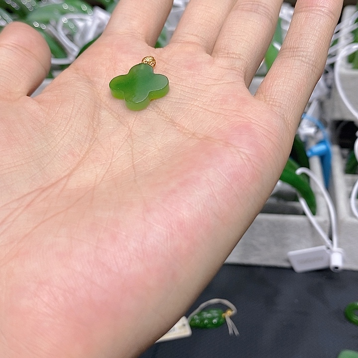 七***仔和田玉18K金镶嵌吊坠(不含链)