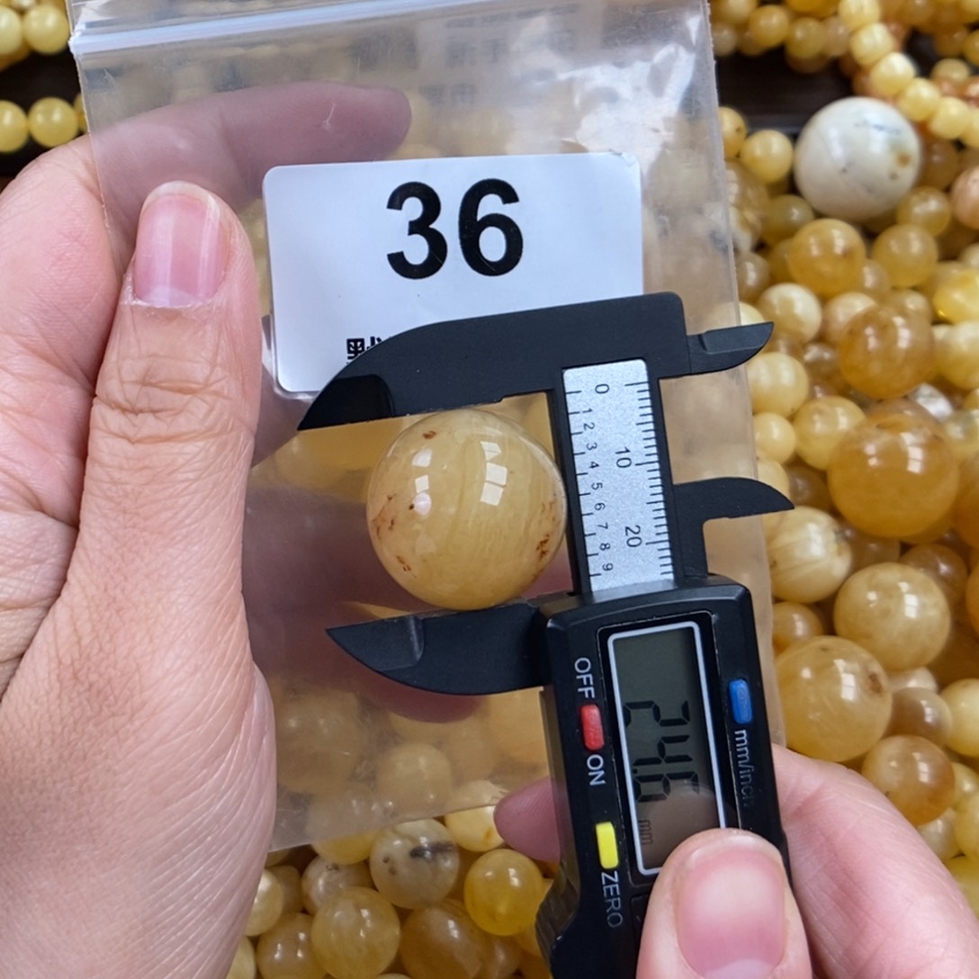 未镶嵌琥珀珠宝奇石