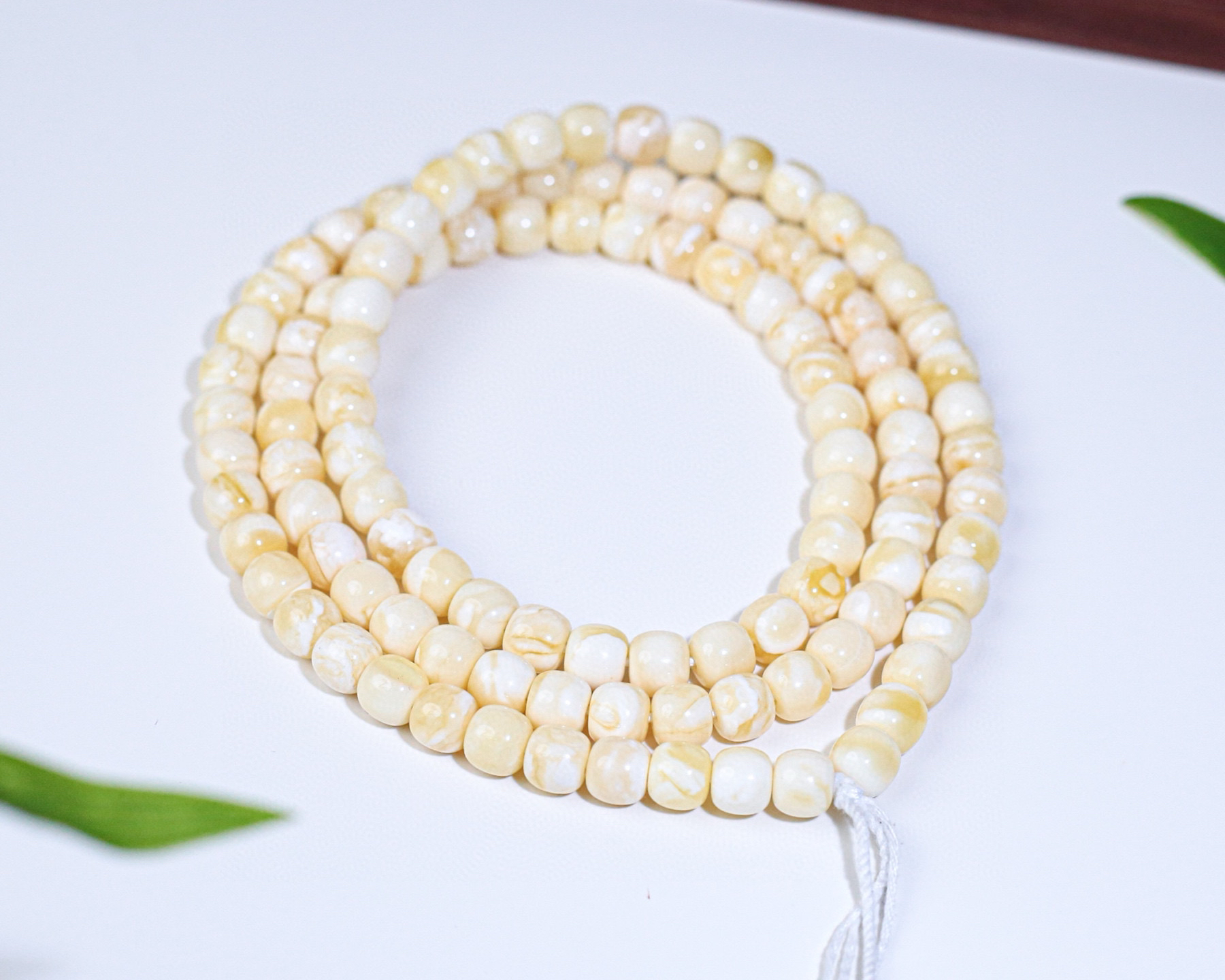 33.06 琥珀蜜蜡俄料白花蜡老型佛珠108 项链/多圈 花纹漂亮 8*7mm