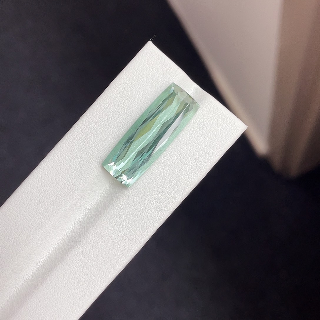 碧玺裸石未镶嵌14.23ct薄荷绿碧玺