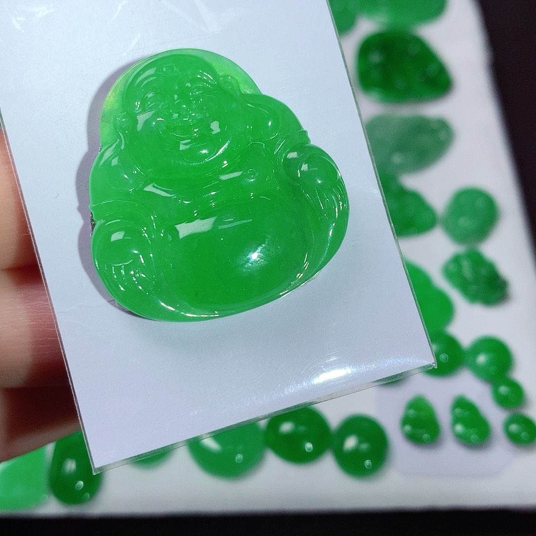 翡翠颈饰未镶嵌天然翡翠