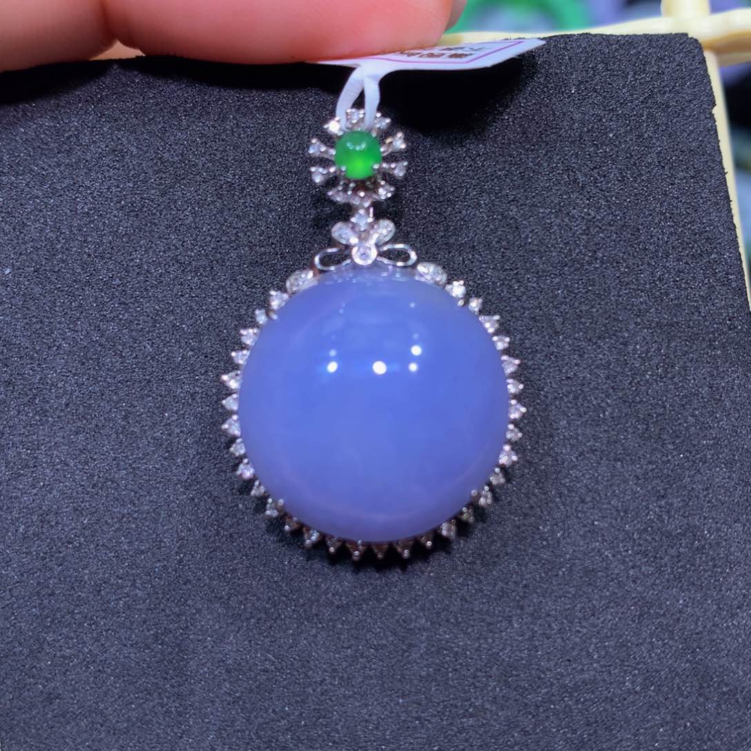 翡翠18K金镶嵌颈饰翡翠