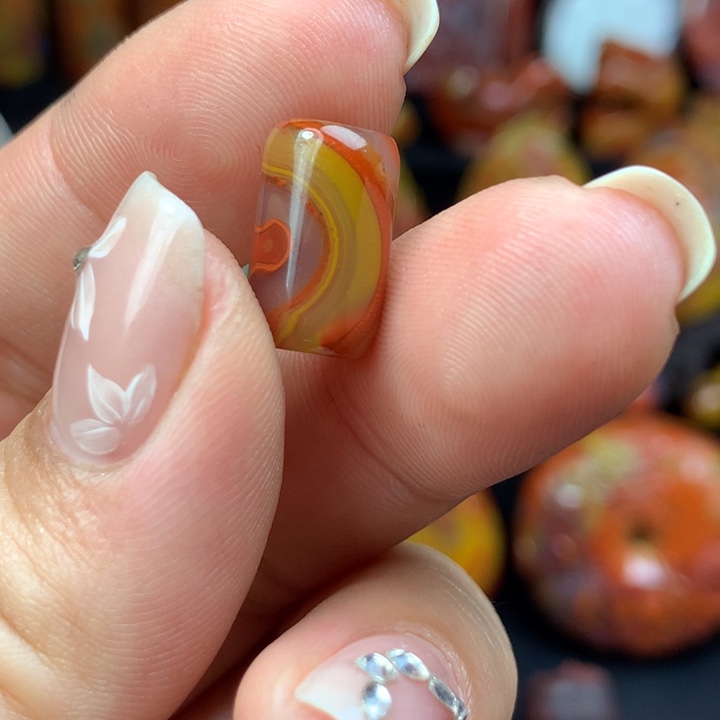 玛瑙/玉髓配饰未镶嵌七**巴