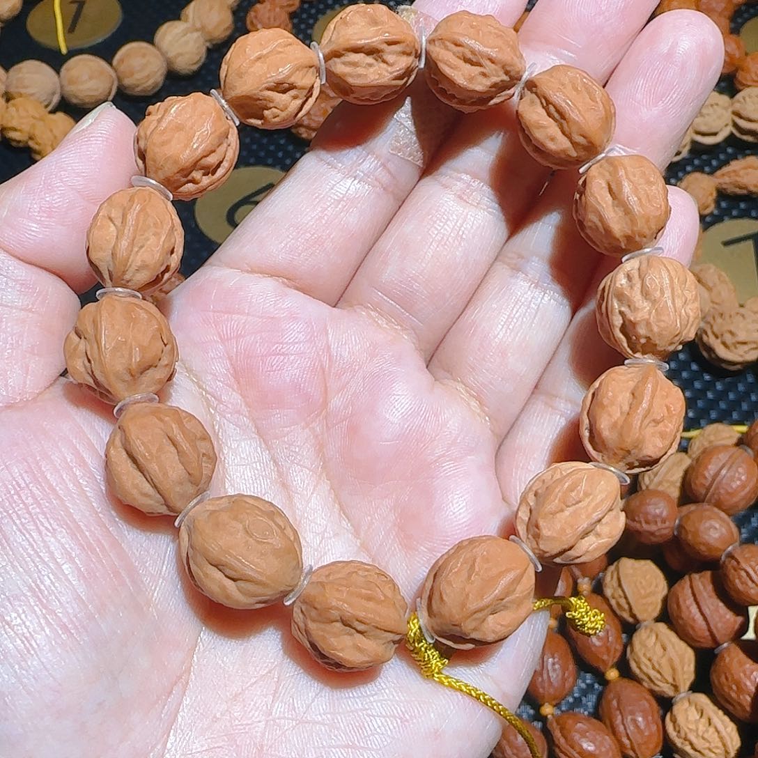 行*文玩核桃吊坠小赤龙白茬