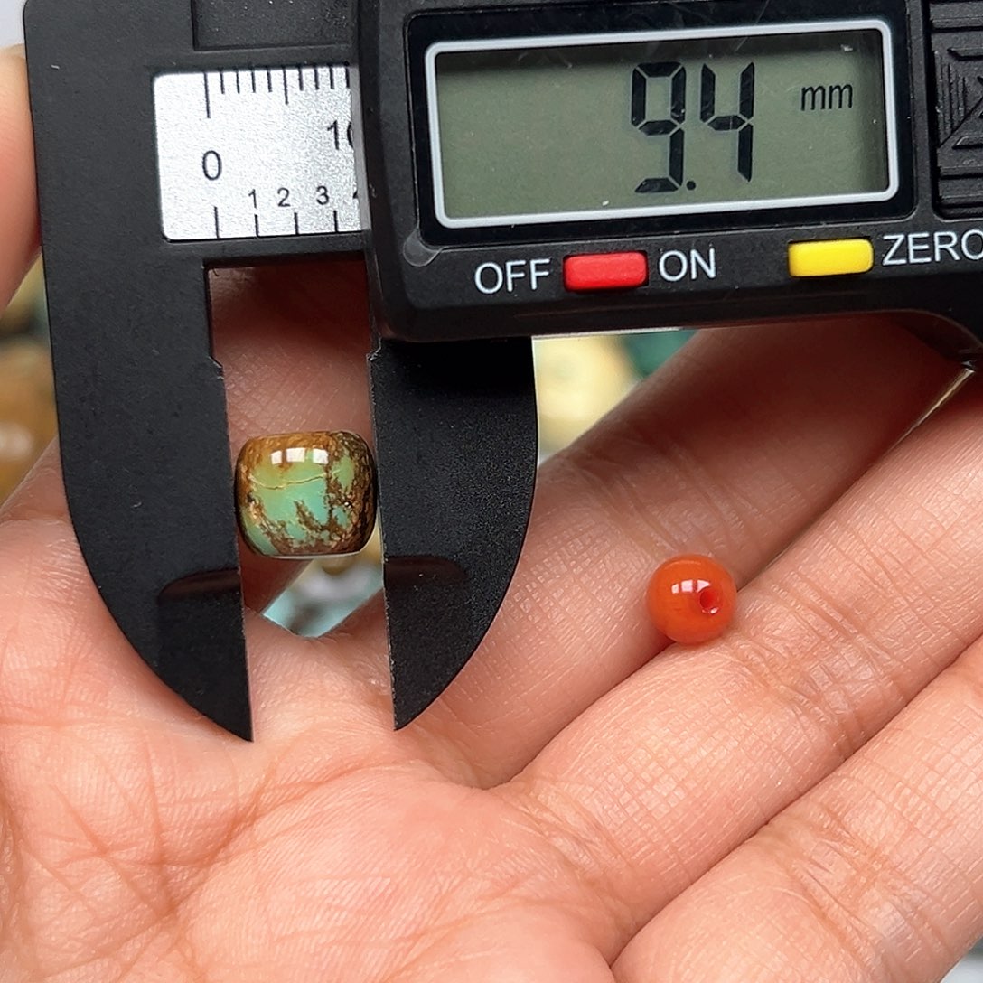 南红玛瑙未镶嵌珠宝奇石