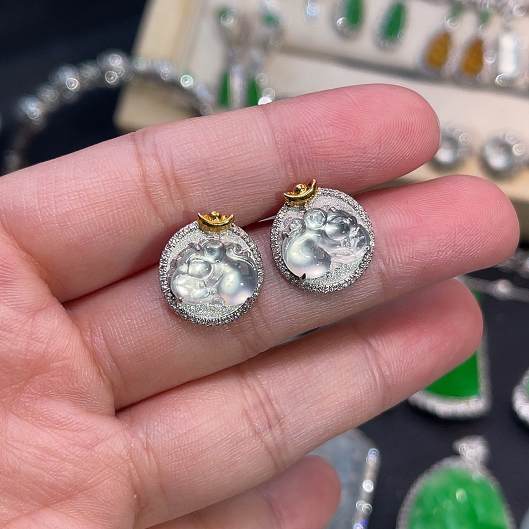 翡翠18K金镶嵌耳饰老鼠