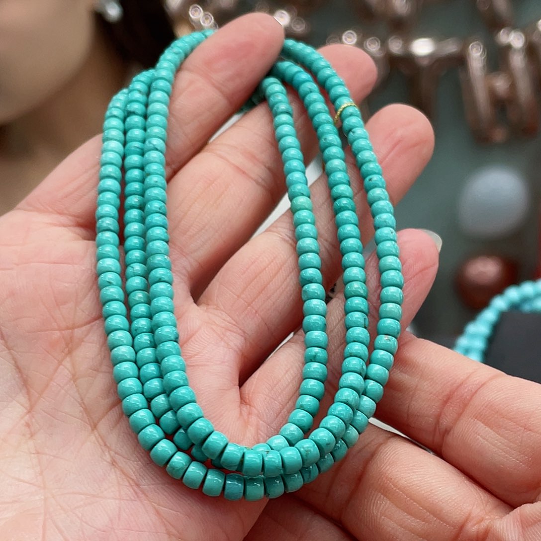 绿松石颈饰未镶嵌