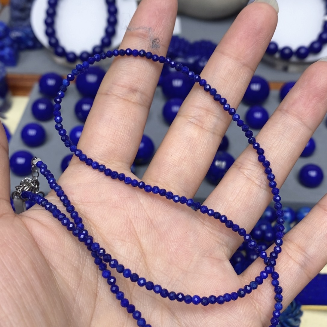 青金石未镶嵌颈饰