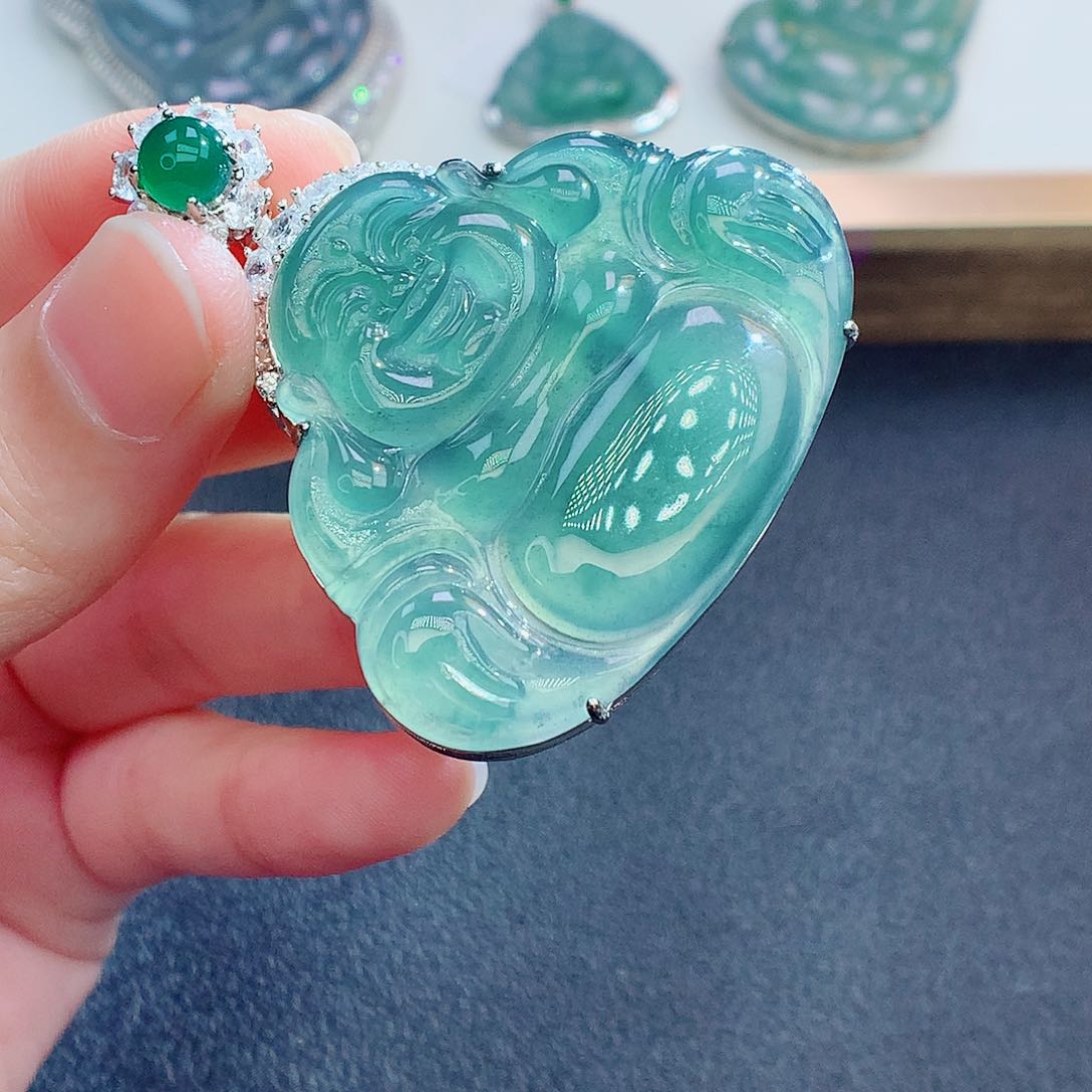 翡翠颈饰未镶嵌翡翠