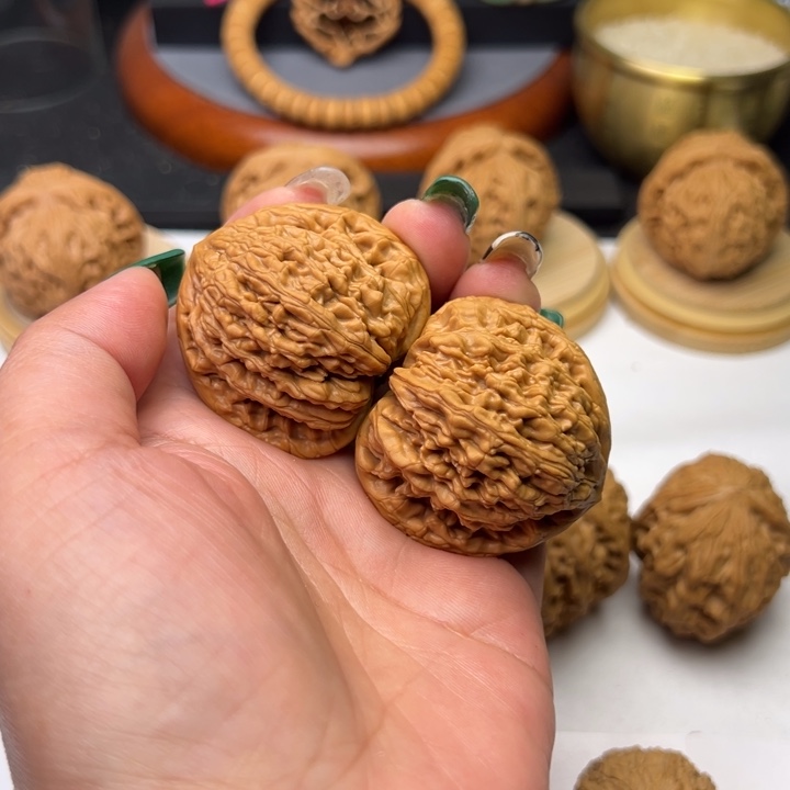 文玩核桃把件凡*芳芳42虎头王