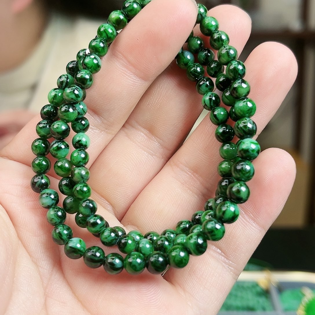 翡翠颈饰未镶嵌项链