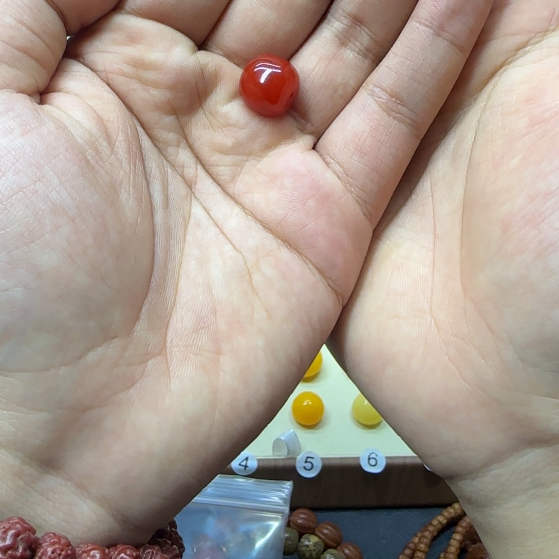 吉***相琥珀未镶嵌裸石..