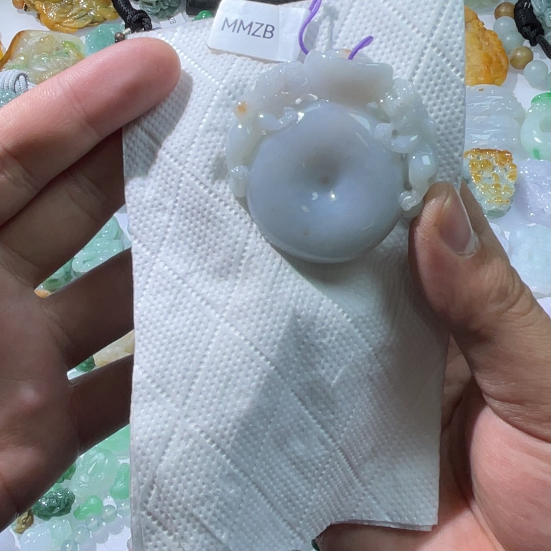 翡翠颈饰未镶嵌天然