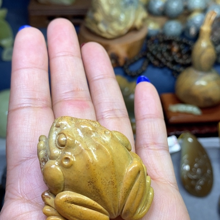 岫岩河磨玉（透闪石质玉）把件未镶嵌