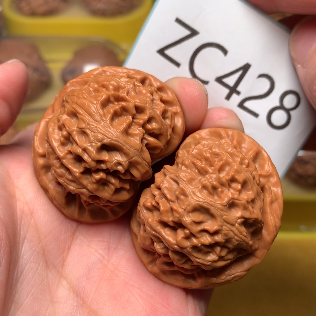 文玩核桃把件红皮肉球宫灯41