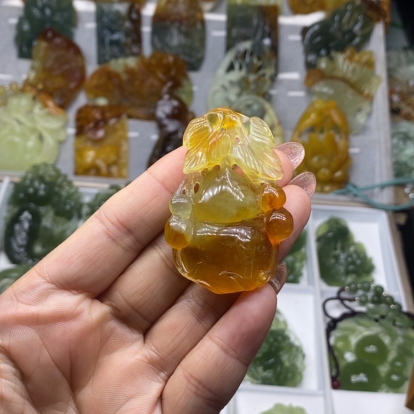 【闪购商品】蛇纹石玉颈饰未镶嵌