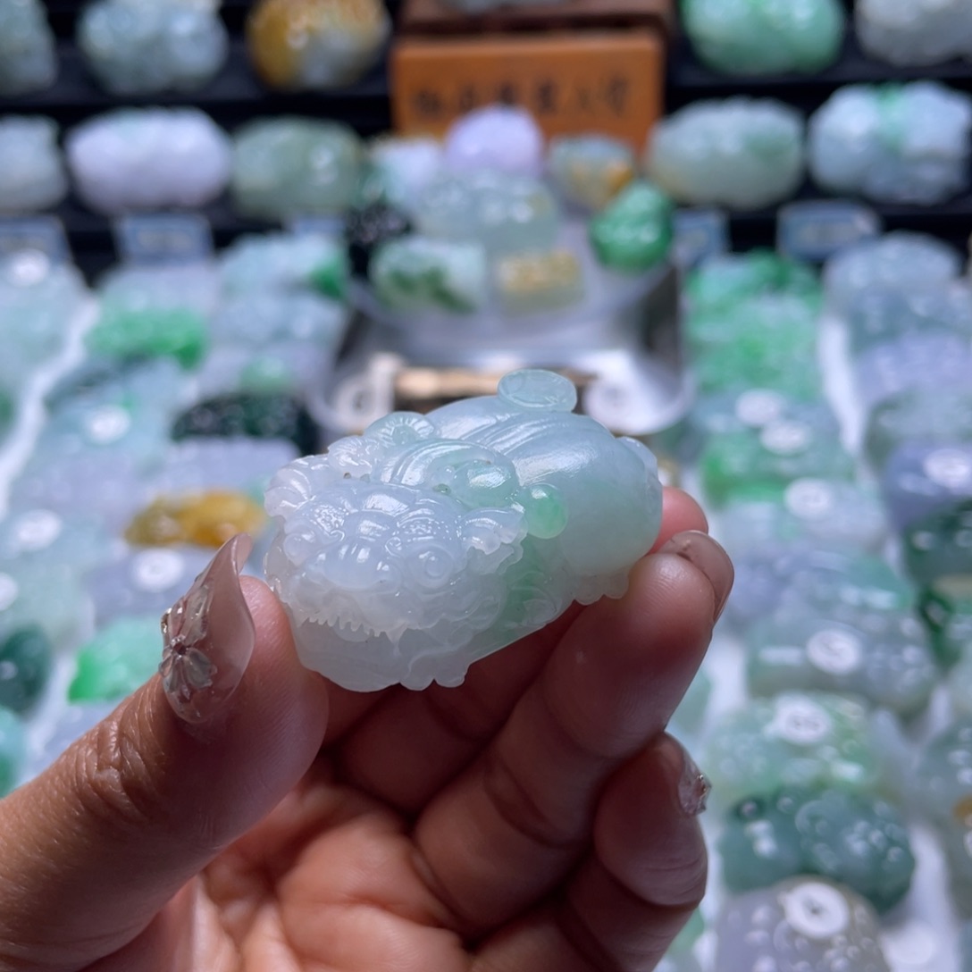 定制翡翠未镶嵌貔貅