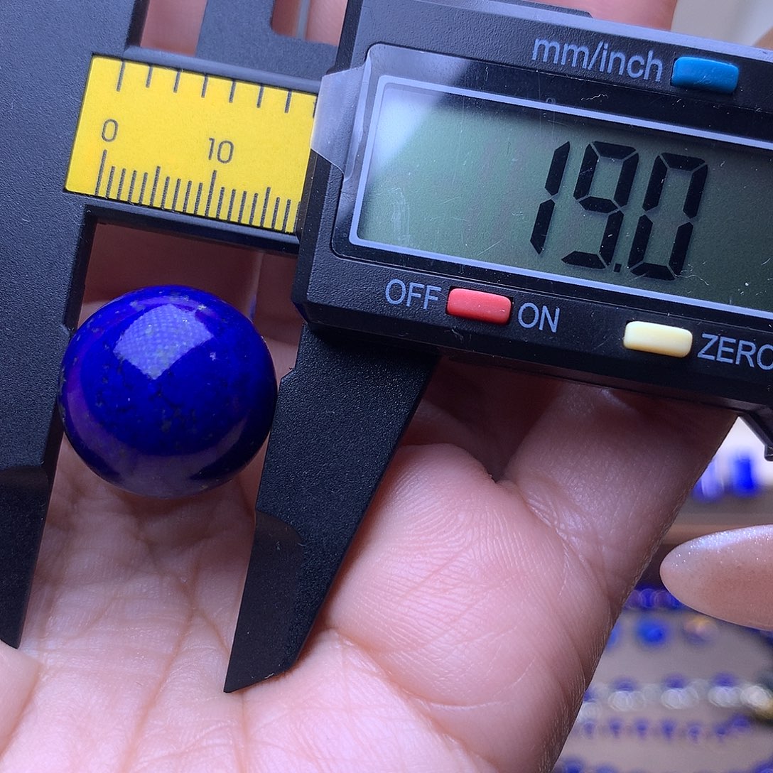 青金石未镶嵌洞口微瑕